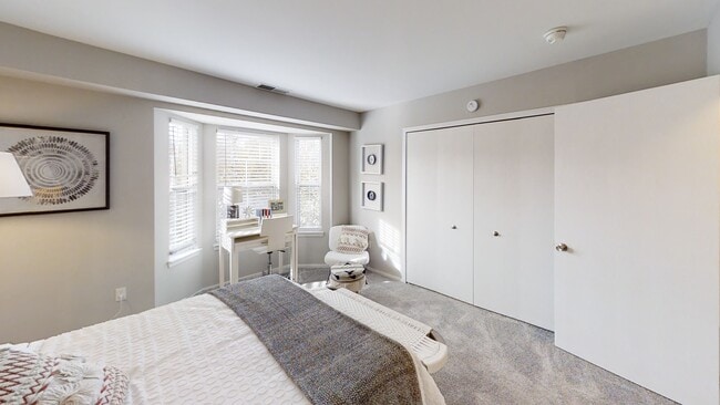 Iris - 2BR, 2BA - 985 SF