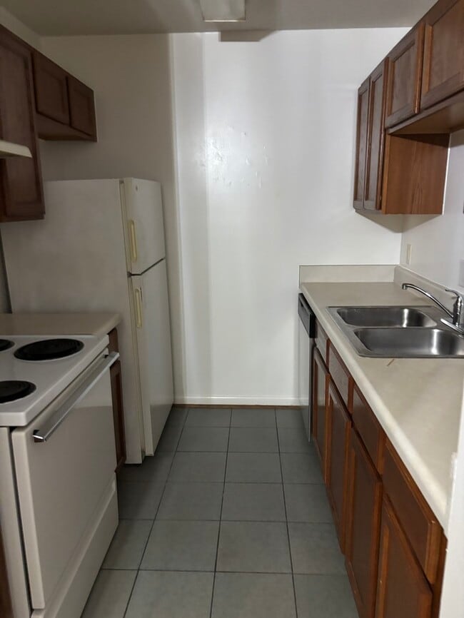 Photo - 1208 Bush River Rd Unit R7