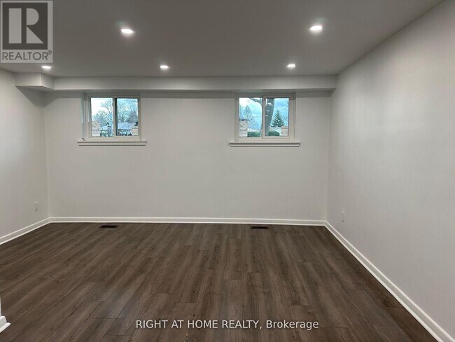 Photo - 606 Lansdowne Dr