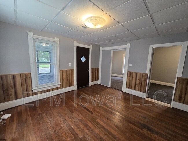 232 Center St