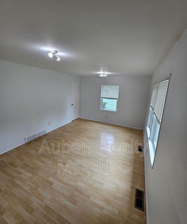 Photo - 4630 E 43 Terrace