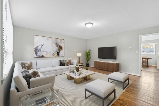 Photo - SH302-Chamberlain Oaks Apartments (CHO)