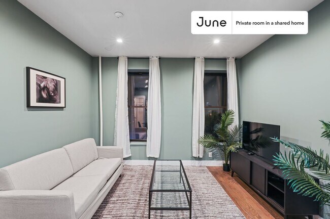 Room in Shared 4 bed/2 bath home in West Harlem