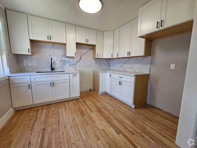 Building Photo - 1115 N Louise Dr Rental