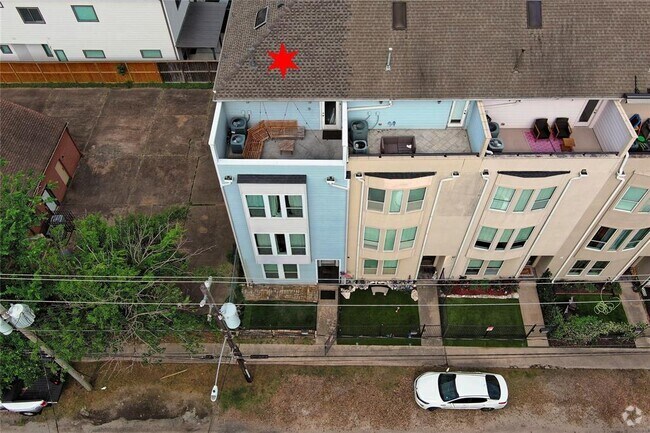Building Photo - 5507 Darling St Rental