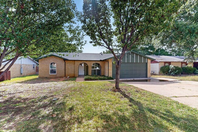 Photo - Arlington Gem Waiting On You!!!