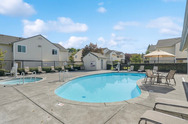 Emerald Pointe