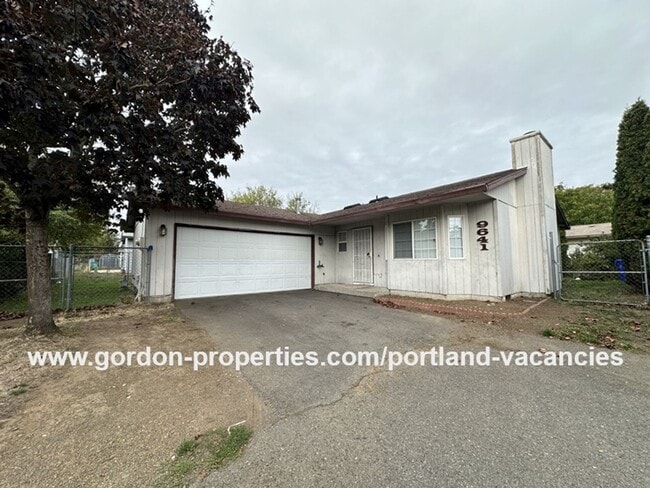 Building Photo - SE Schiller St - ranch style 3 bedroom home