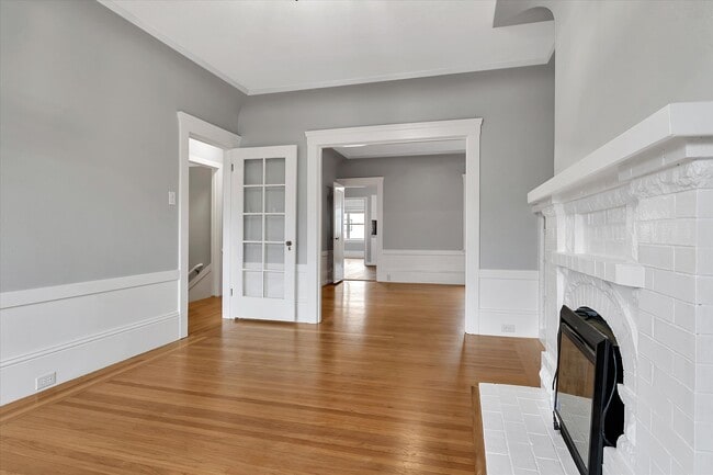 Photo - 785 Athens St