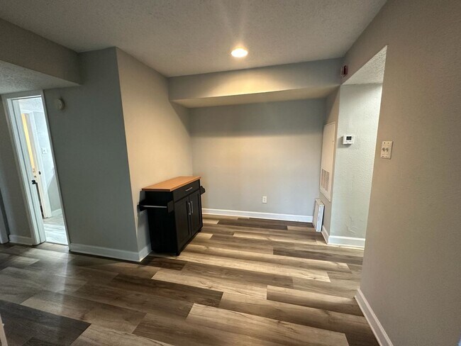 Photo - ** Move in Special HALF off your first months rent** FABULOUS 2 Bedroom/1 Bath Condo!!