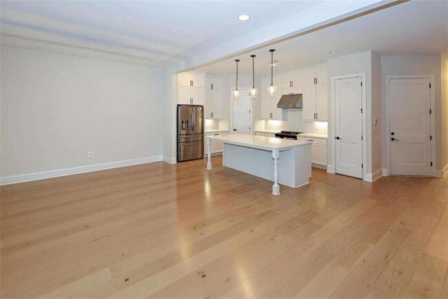 Photo - 1860 Commons Pl NW