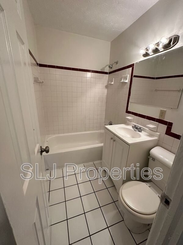 Photo - 9337 Donerail Way