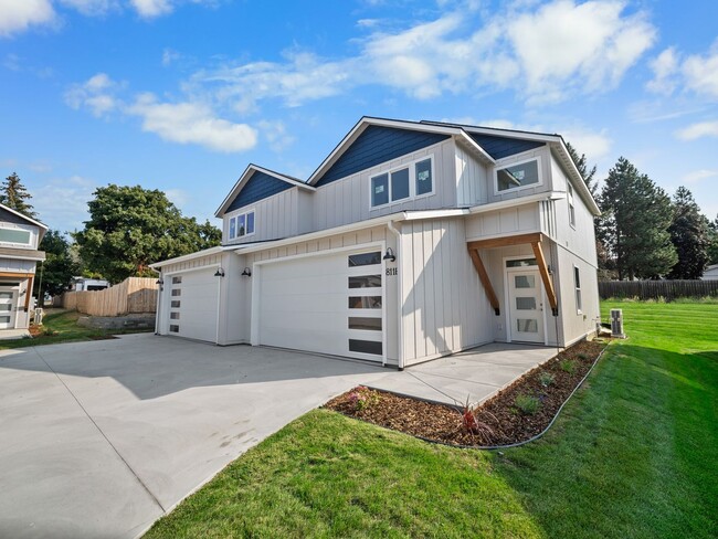 Building Photo - NEW 3 bed/2.5 bath Duplex in Deer Park! HA... Rental