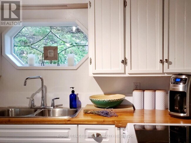 Photo - 477 Dover Pl