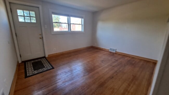 14 8th St