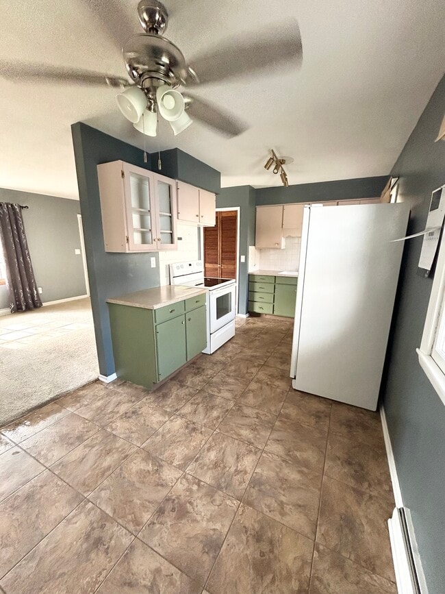 Photo - 908 Hillside Dr