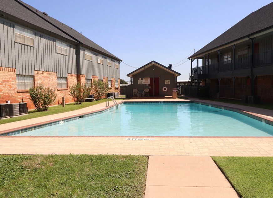 Camelot Apartments - Camelot Apartments