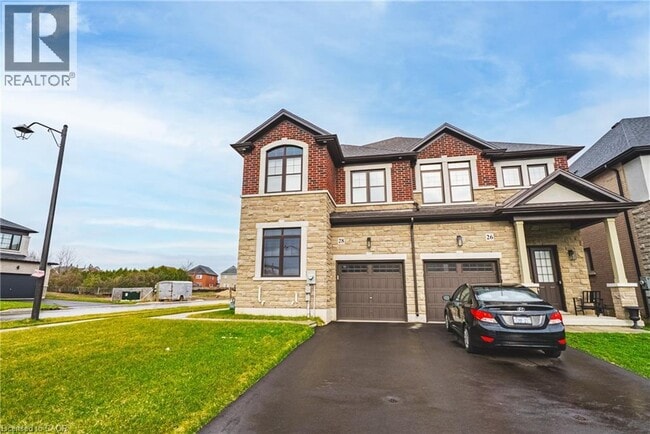 Photo - 28 Cherry Blossom Hts