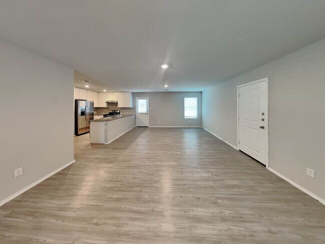 Photo - 5738 Leon Pl