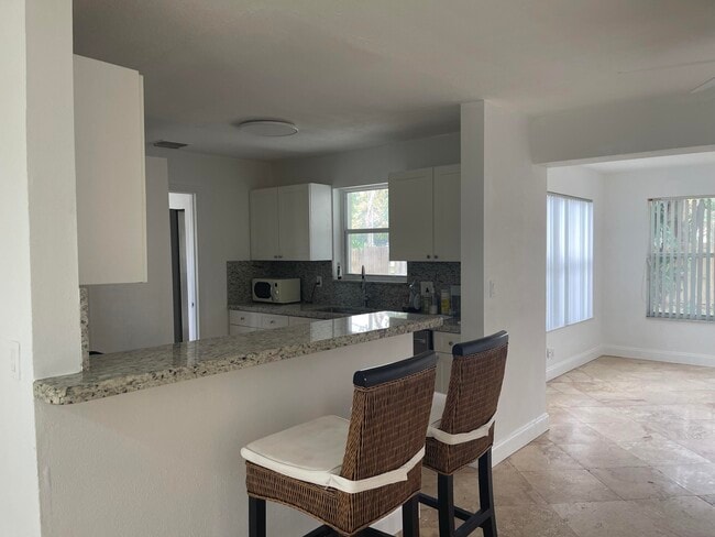 Photo - 927 W Royal Palm Rd