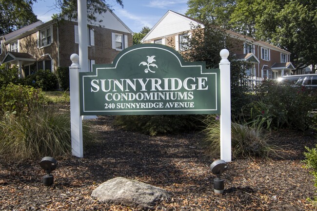 Building Photo - 240 Sunnyridge Ave Unit APT 76