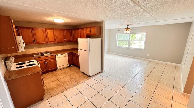 Photo - 1902 Honour Rd Unit 24