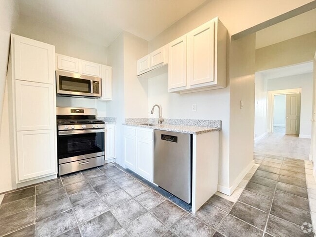Building Photo - 30 Woodbine St Unit 2 Rental