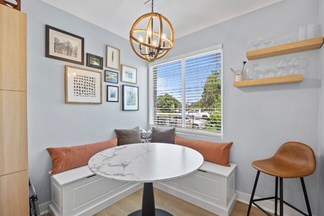 Photo - 3220 Albion St