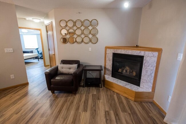 Photo - Updated 2 BR Condo in the Heart of Coralville! Available NOW!!! Unidad 103