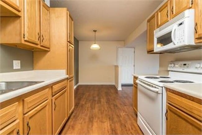 Photo - Creek Pointe Unit 111-204