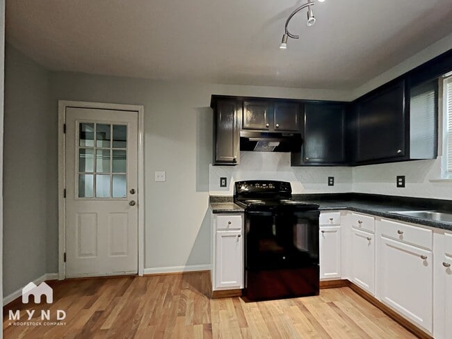 Photo - 2012 King Arthur Cir