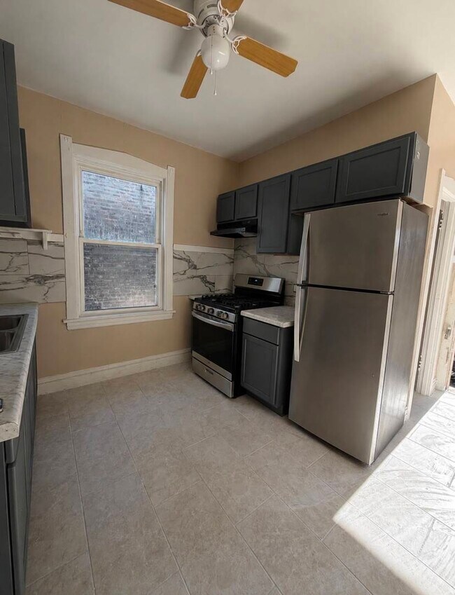 Photo - 1632 N Linder Ave