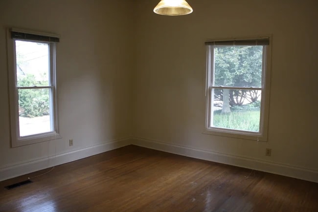 Photo - 515 S Woodlawn Ave