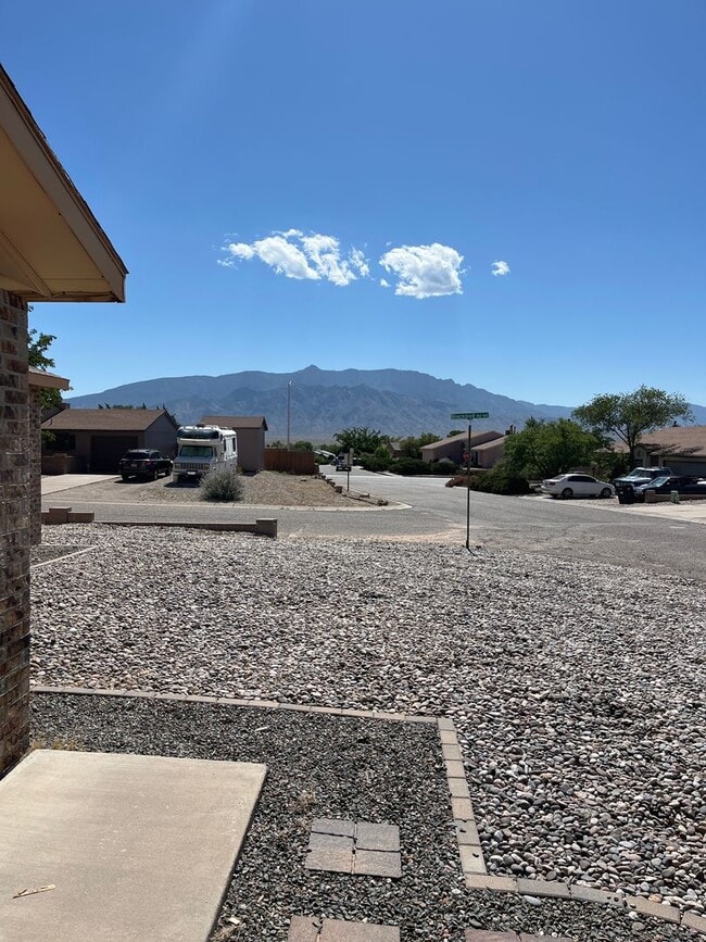 Photo - 6175 Roadrunner Loop NE