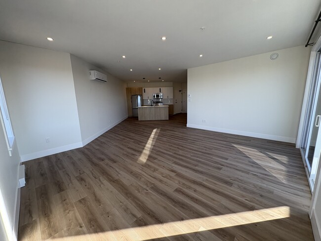 Building Photo - 1035 Melanson Rd Unit 605