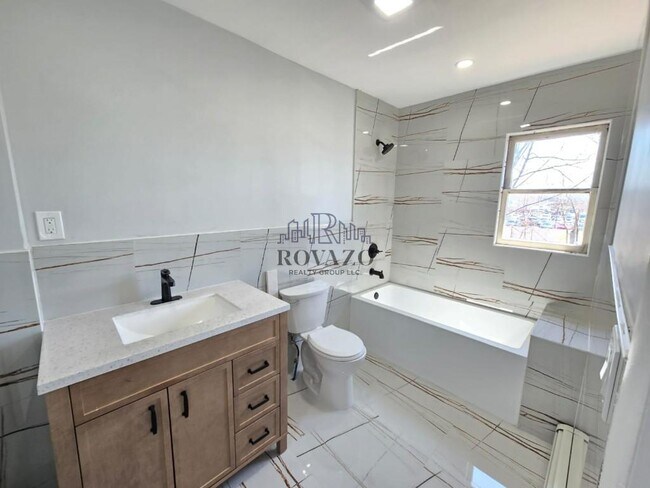 Photo - 1549 Morris Pl