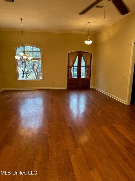 Photo - 121 Hallmark Pl