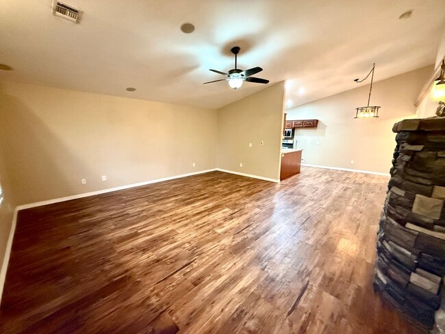 Photo - Beautiful 3-Bedroom Home with Solar!—Near Hualapai Mountain Rd