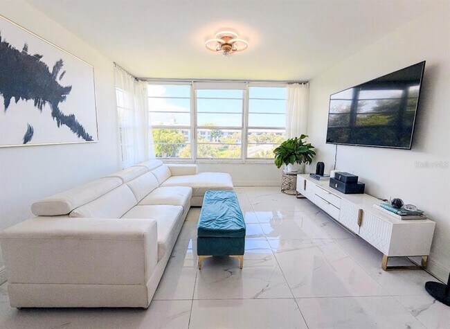 Photo - 3635 Whitehall Dr Unidad 401