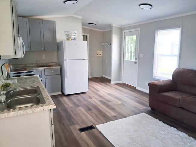Photo - 14 Deerwood Park