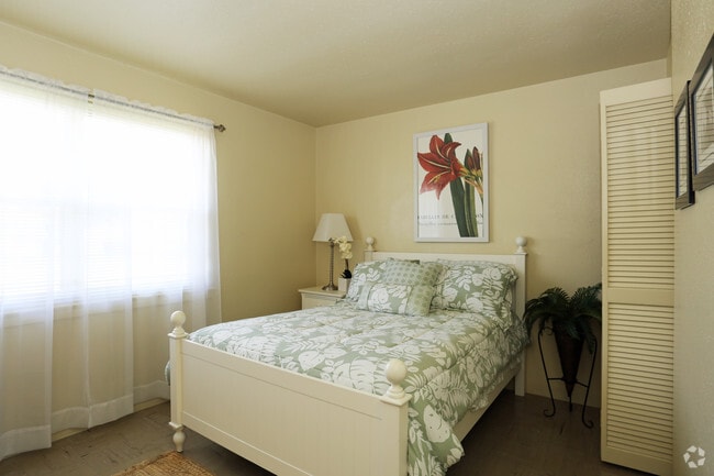 2nd Bedroom