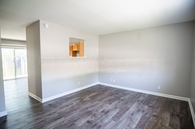 Photo - 108 Louella Dr