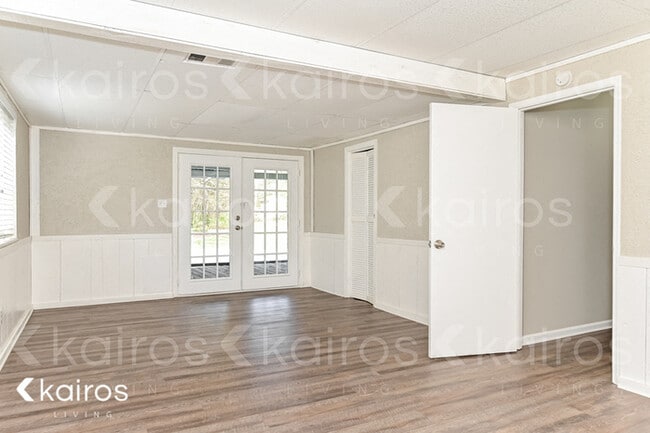 Photo - 4631 Cedar Brook Dr SE