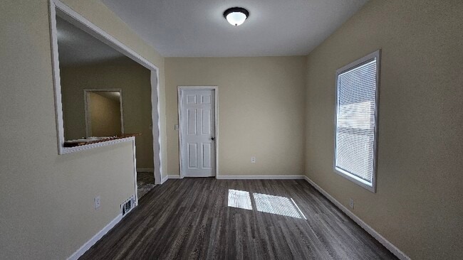 Photo - 419 Montrose St