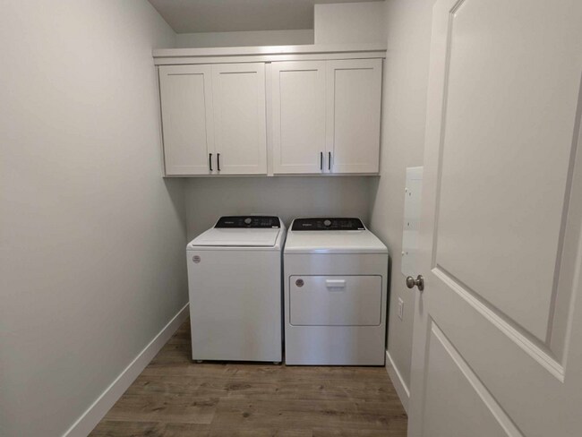 Photo - 1561 110 Unit A