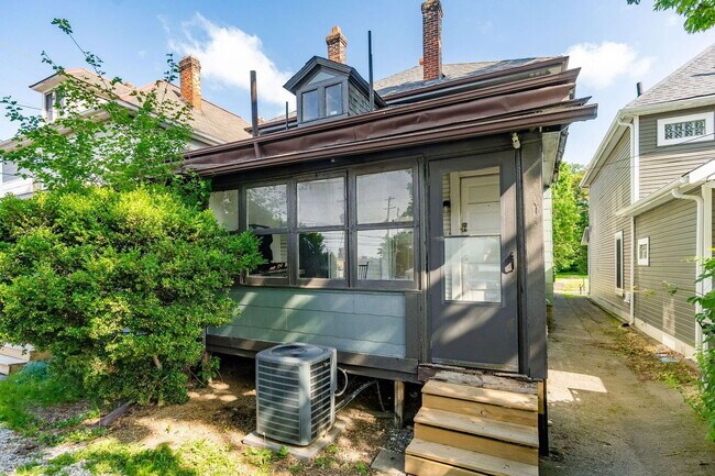 Photo - 25 E Blake Ave