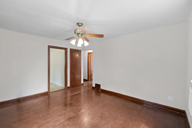 Photo - 7007 Paisley Dr
