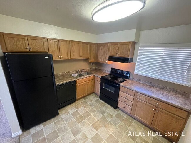 Building Photo - 2913 Straus Ln Unit 3