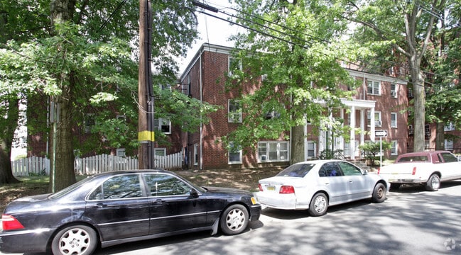 Williams Court Apartment