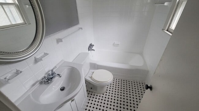 Photo - Avondale and Crocker Street Apartments